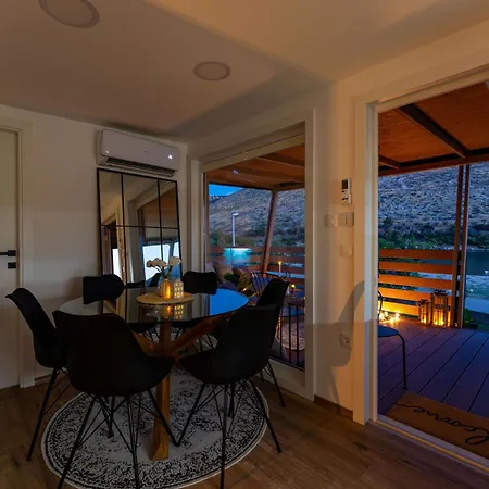 مكان تخييم Dream House By The Sea Grebaštica